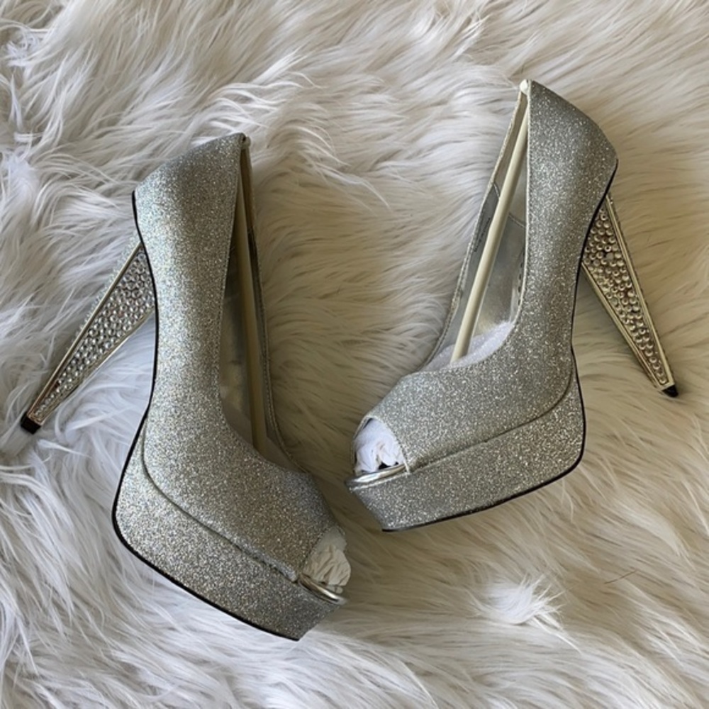 NWB Bebe Joyce silver glitter heels peep toe prom